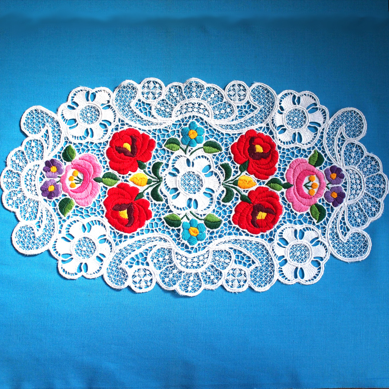 ドイリー レース 楕円 50 × 26cm - カロチャ刺繍