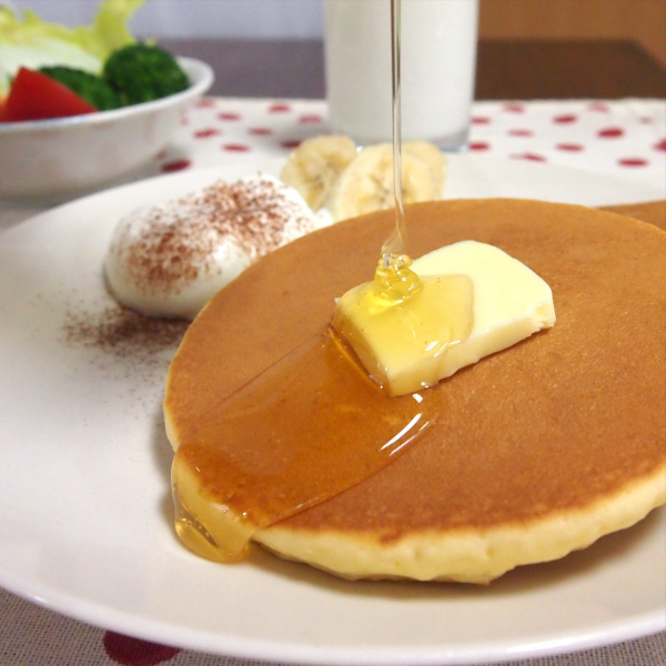 ハンガリーのはちみつをかけたホットケーキ