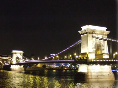 ブダペストの夜景、鎖橋